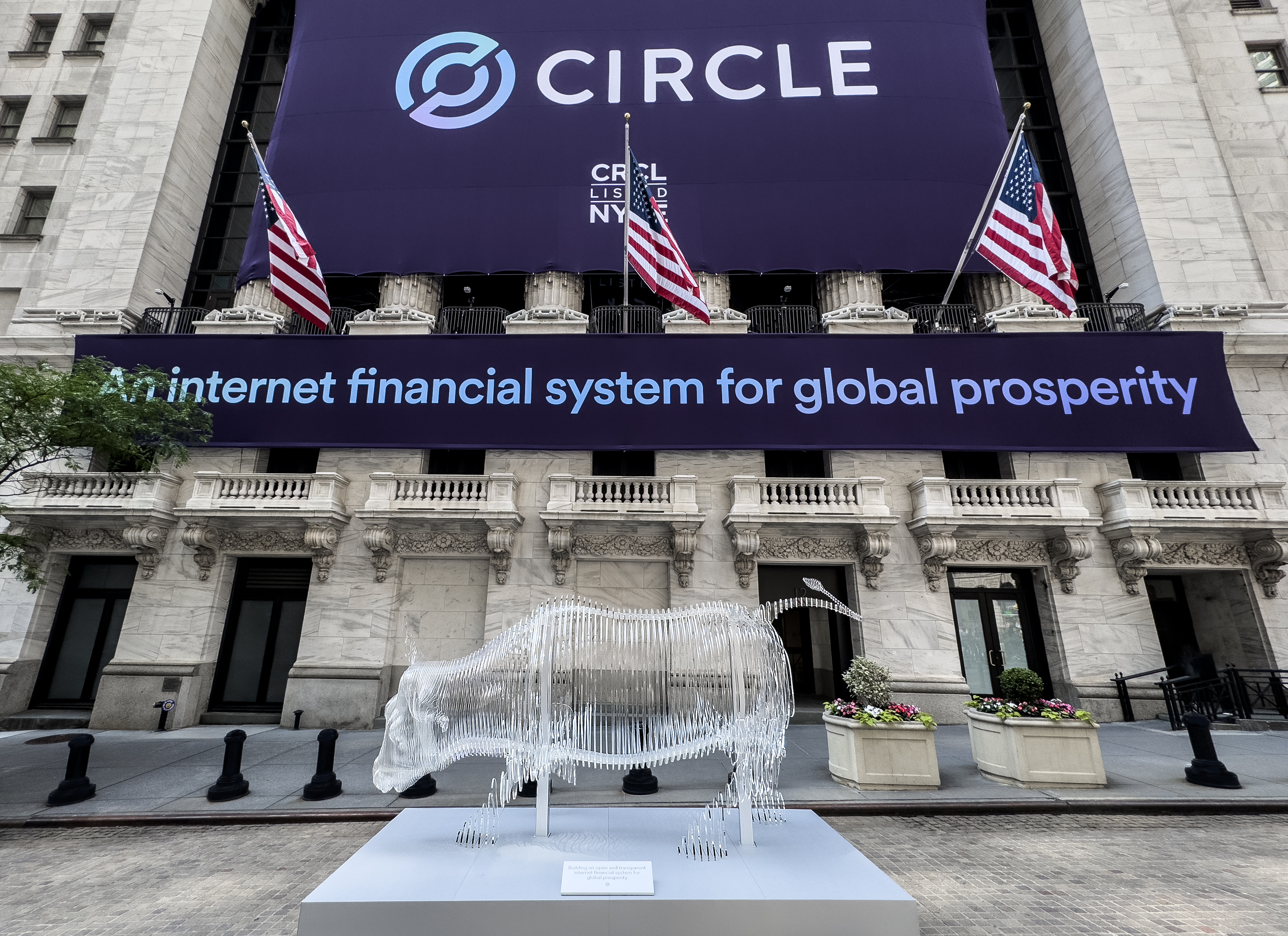 Circle IPO — NYSE facade with Circle banner and glass bull