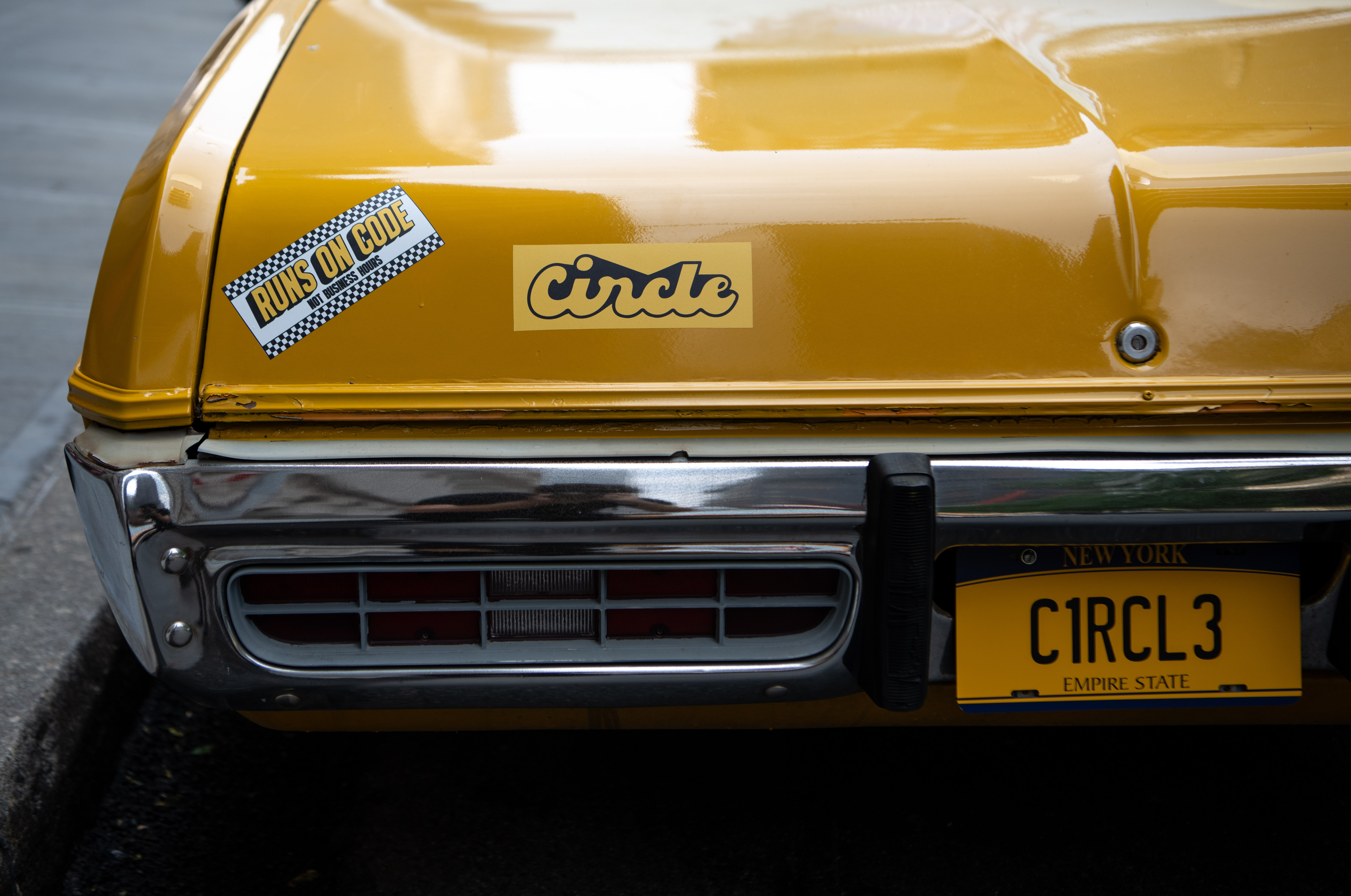 Circle taxi — C1RCL3 license plate